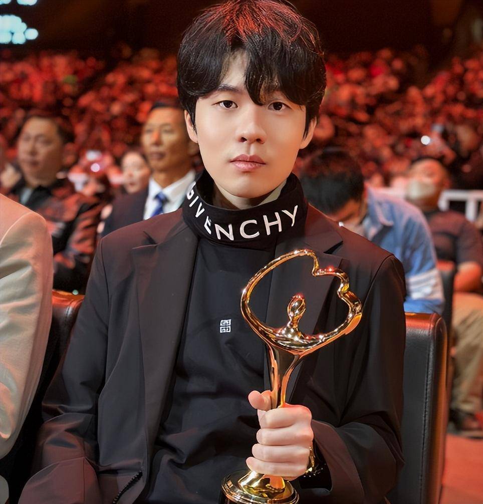 Kaiyun-关于Rookie回归赛场,连败首场状态亮眼,快船观众沸腾!的信息